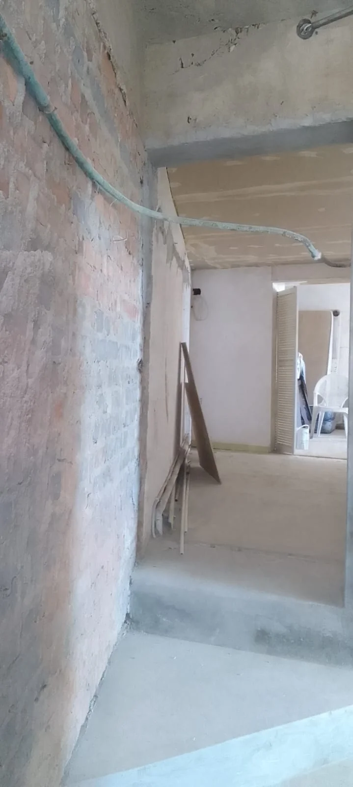 King Renovation Services professional construction team at a building site